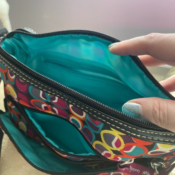 Lily Bloom crossbody Hobo - Picture 2 of 3